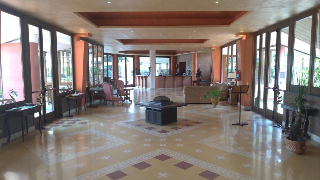 Tk Hotel - Ex Ares San Giovanni La Punta Exterior foto
